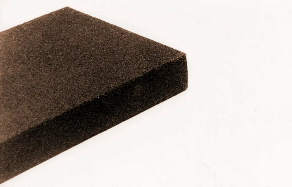 Synthetic oilstone